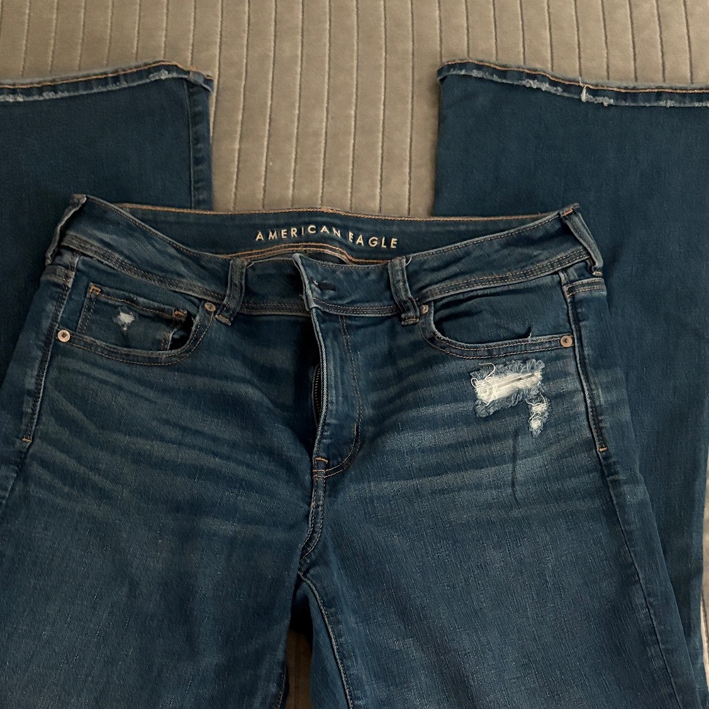 American Eagle Outfitters Women's Distressed Dark Blue Skinny Jeans